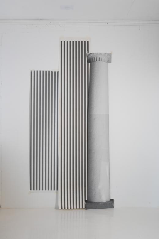 Column - White image